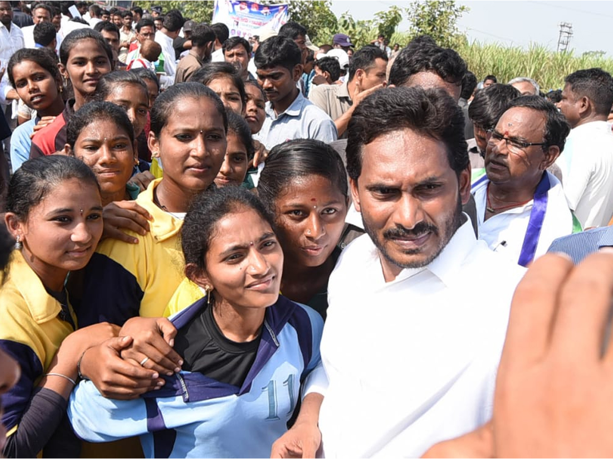 YS Jagan PrajaSankalpaYatra Day 290 Photo Gallery - Sakshi11