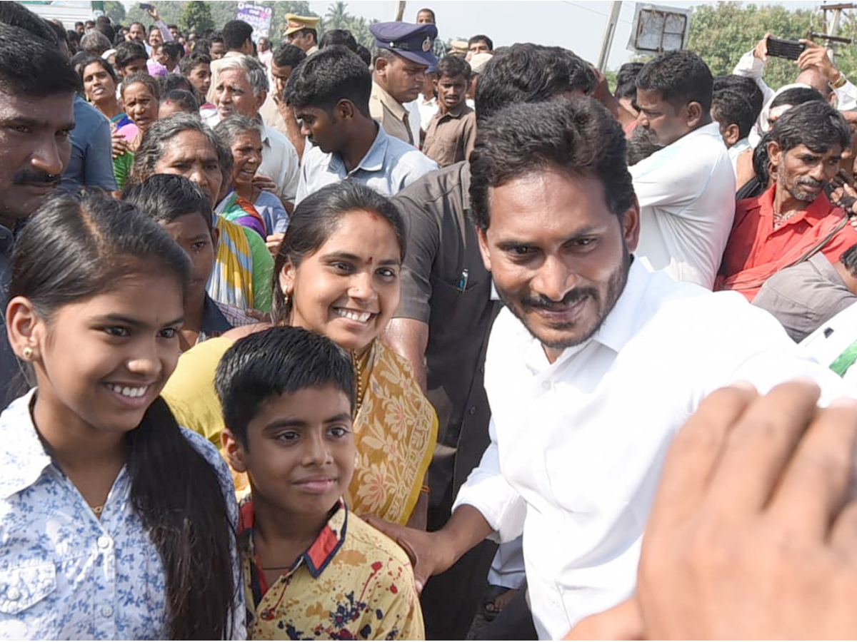 YS Jagan PrajaSankalpaYatra Day 290 Photo Gallery - Sakshi16