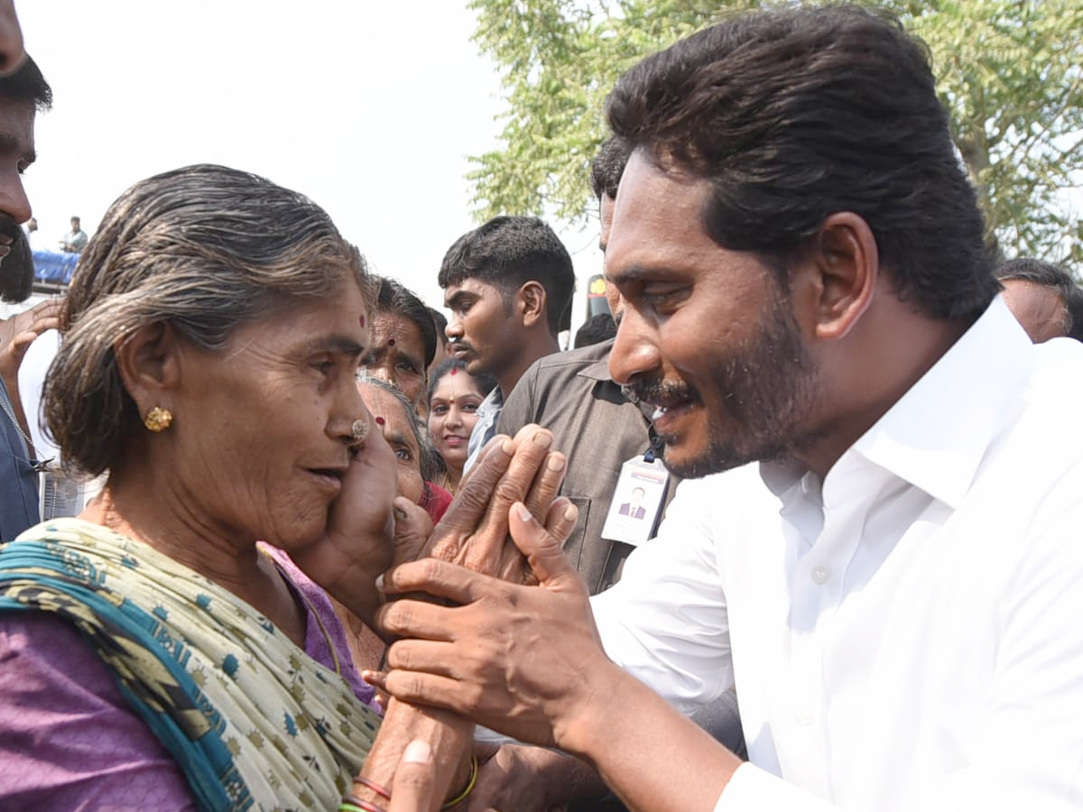 YS Jagan PrajaSankalpaYatra Day 290 Photo Gallery - Sakshi17