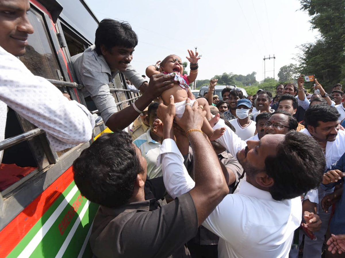 YS Jagan PrajaSankalpaYatra Day 290 Photo Gallery - Sakshi24