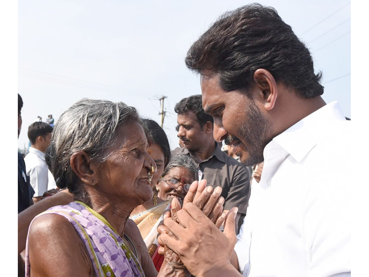 YS Jagan PrajaSankalpaYatra Day 290 Photo Gallery - Sakshi7