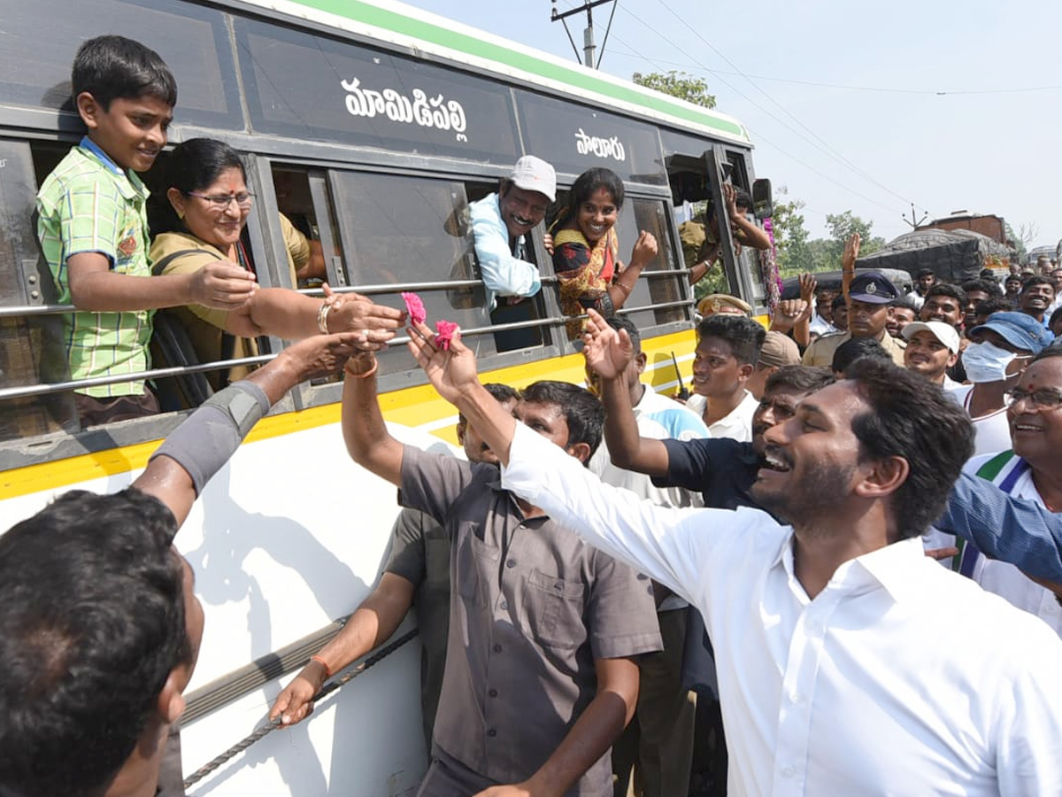 YS Jagan PrajaSankalpaYatra Day 290 Photo Gallery - Sakshi9