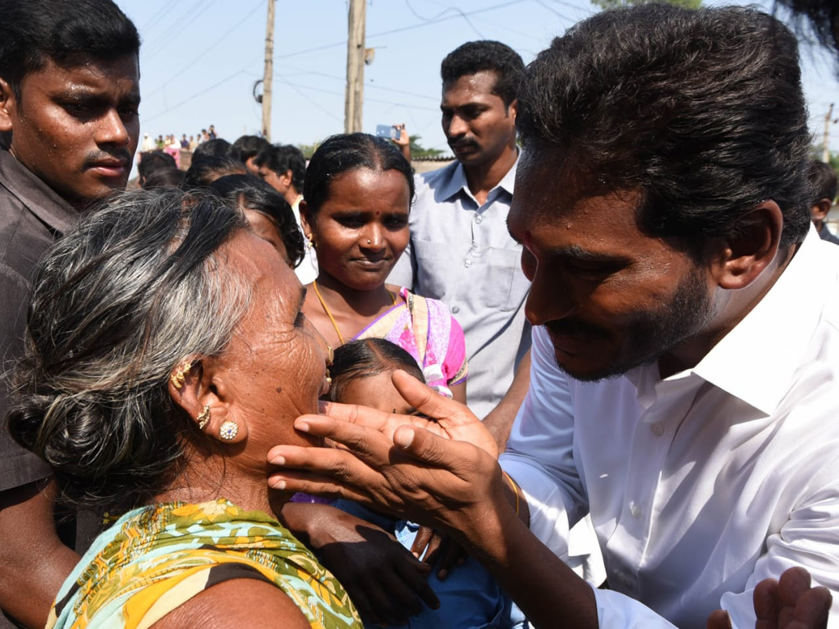 YS jagan padayatra photo gallery - Sakshi15