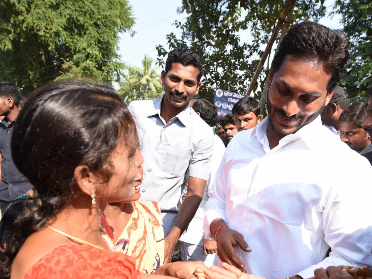 YS jagan padayatra photo gallery - Sakshi16