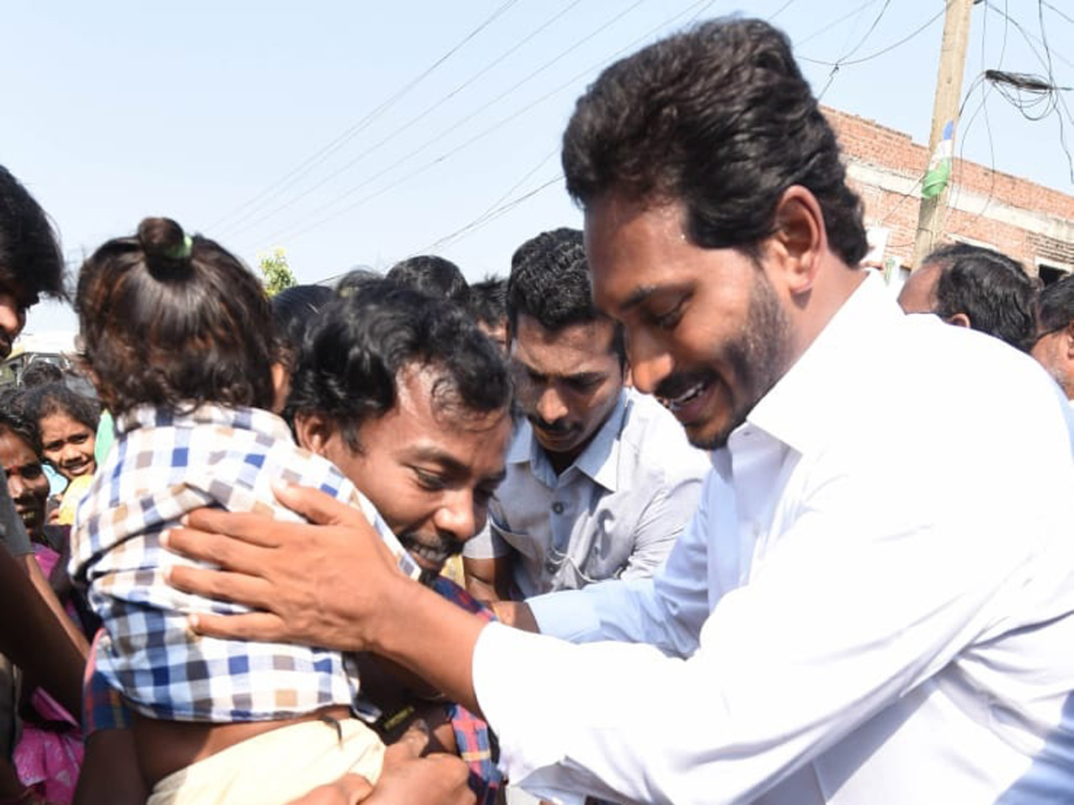 YS jagan padayatra photo gallery - Sakshi19