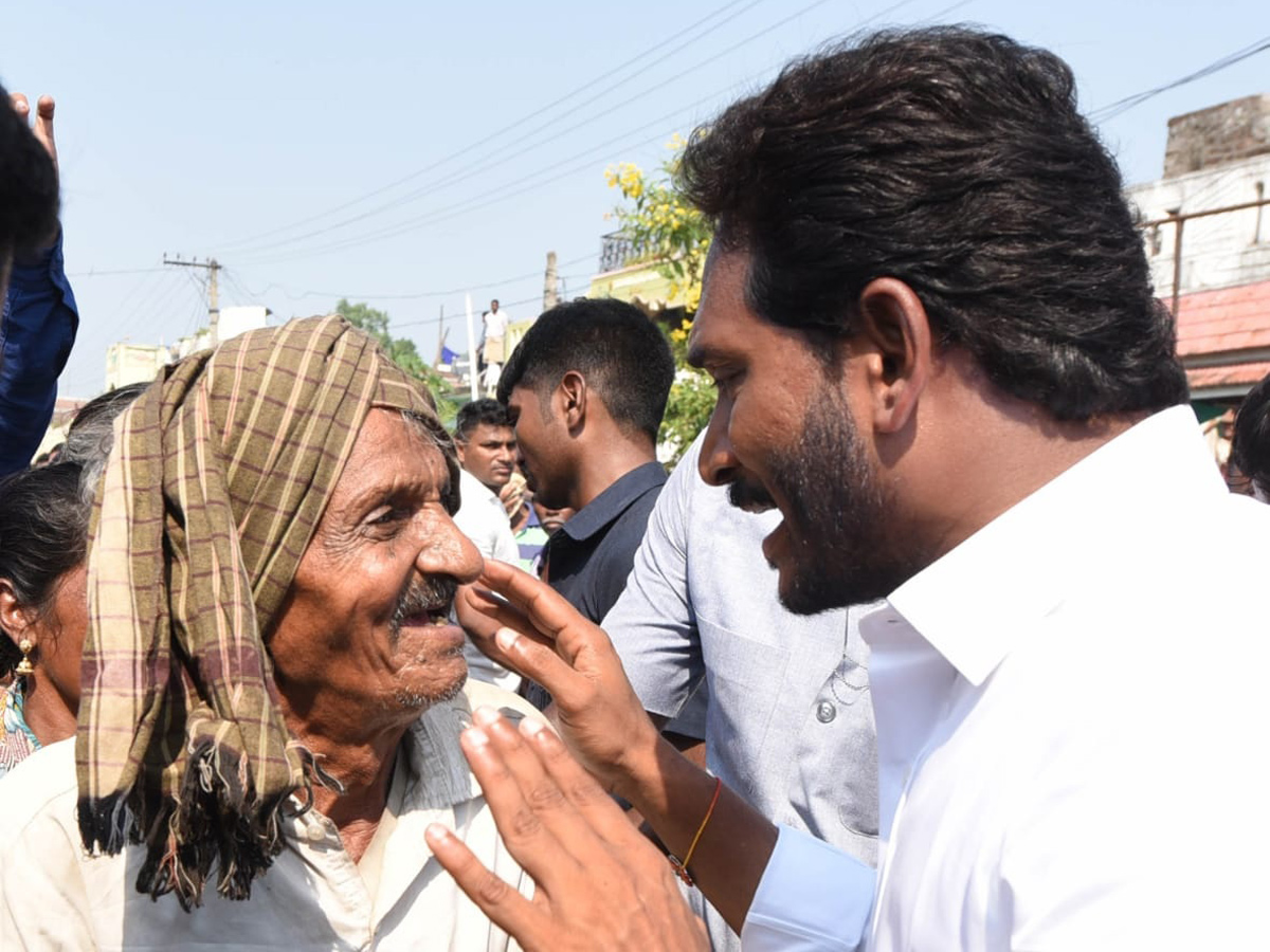 YS jagan padayatra photo gallery - Sakshi23