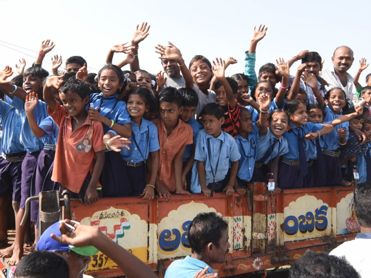 YS jagan padayatra photo gallery - Sakshi24