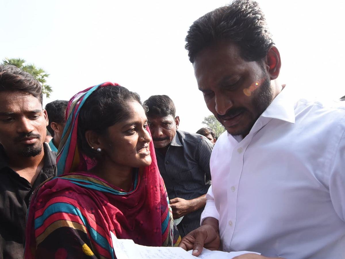 YS jagan padayatra photo gallery - Sakshi1