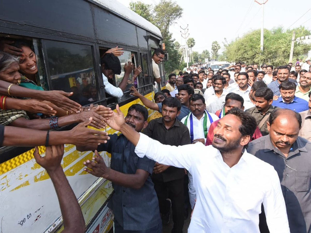 YS jagan padayatra photo gallery - Sakshi11