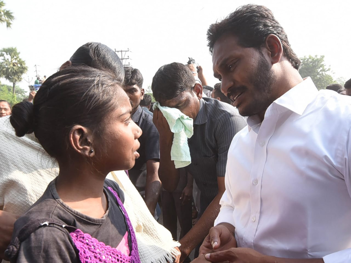 YS jagan padayatra photo gallery - Sakshi19