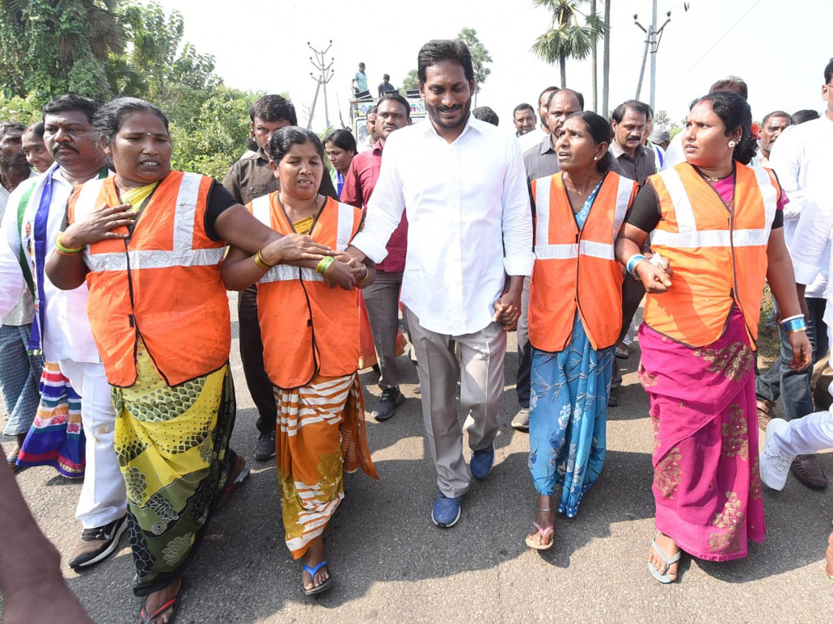 YS jagan padayatra photo gallery - Sakshi23