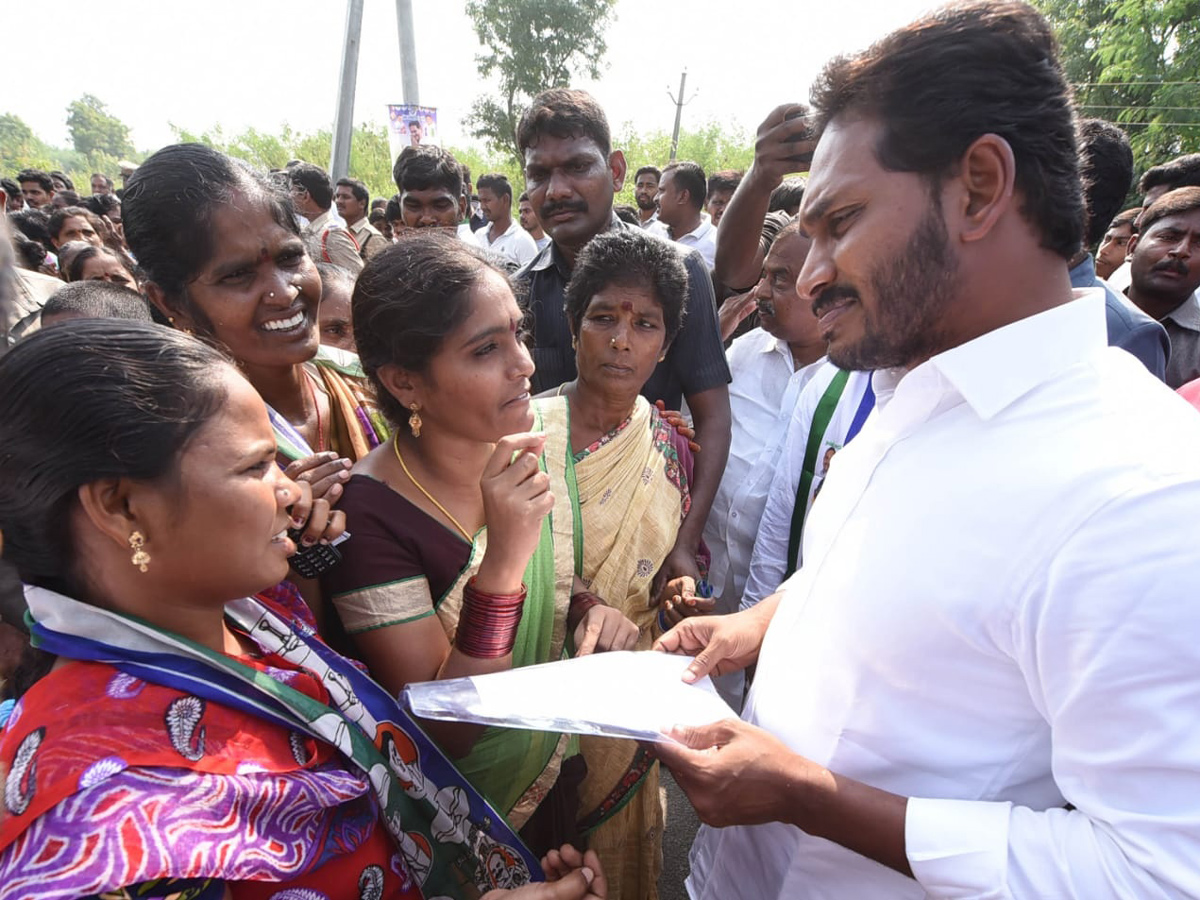 YS jagan padayatra photo gallery - Sakshi6