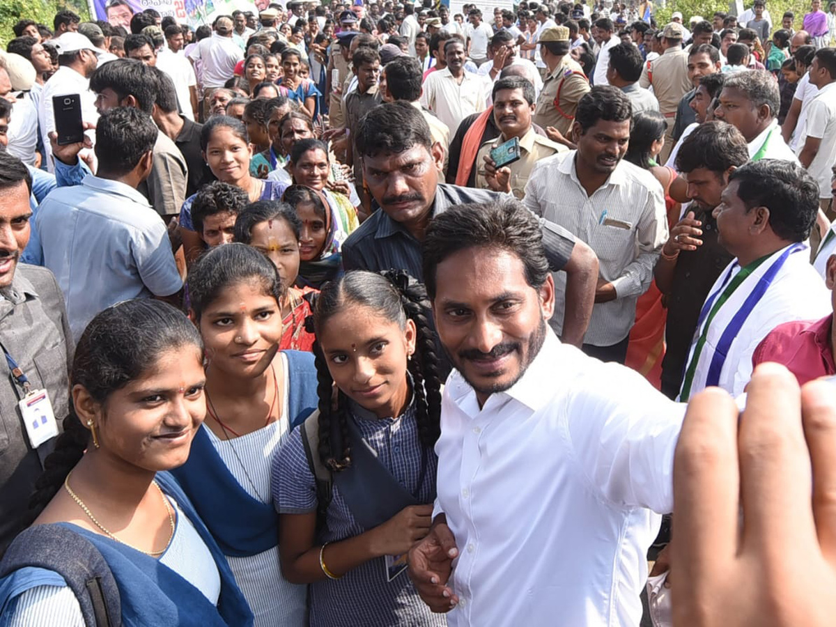 YS jagan padayatra photo gallery - Sakshi8