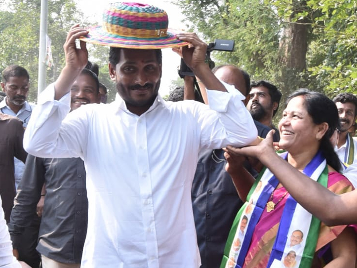 YS Jagan PrajaSankalpaYatra Day 293th Photo Gallery - Sakshi14