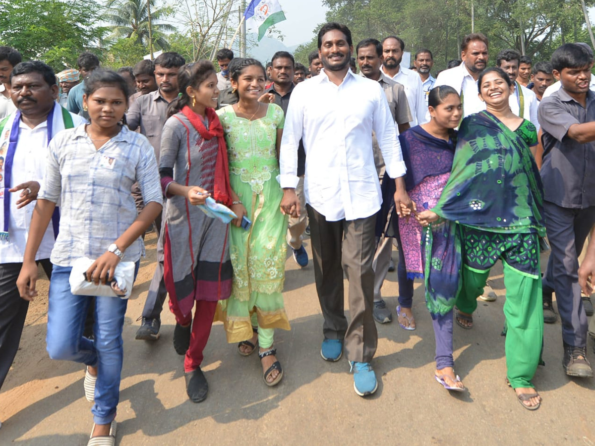 YS Jagan PrajaSankalpaYatra Day 293th Photo Gallery - Sakshi29