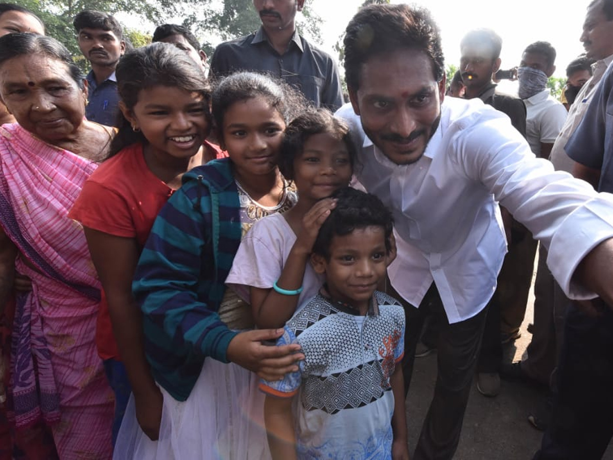 YS Jagan PrajaSankalpaYatra Day 293th Photo Gallery - Sakshi7