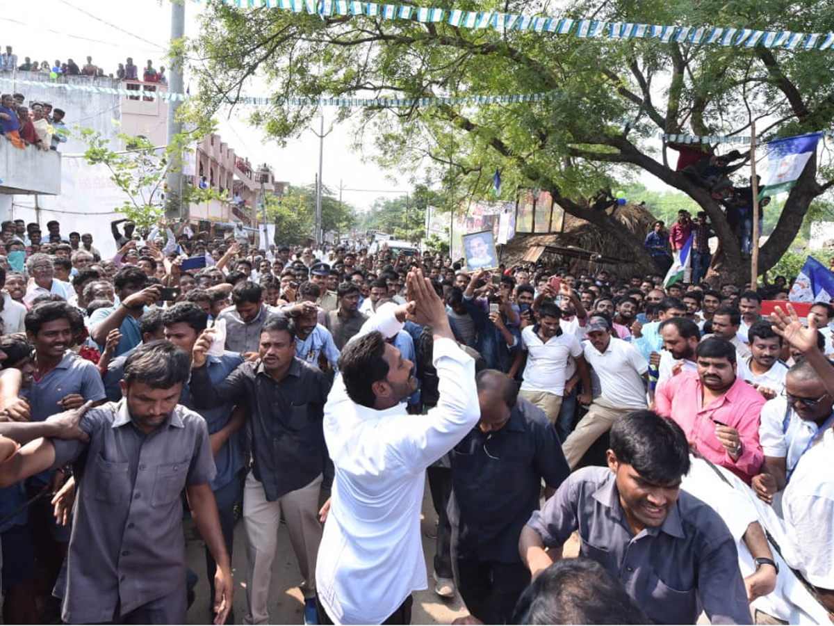 YS Jagan PrajaSankalpaYatra Day 293th Photo Gallery - Sakshi8