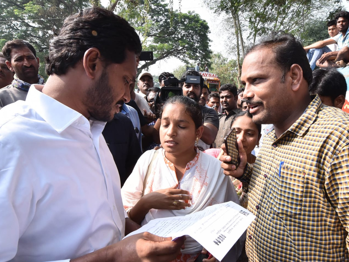 YS Jagan PrajaSankalpaYatra Day 293th Photo Gallery - Sakshi9