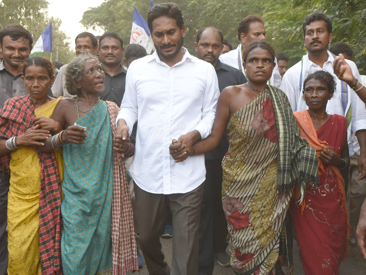 YS Jagan PrajaSankalpaYatra Day 293th Photo Gallery - Sakshi33