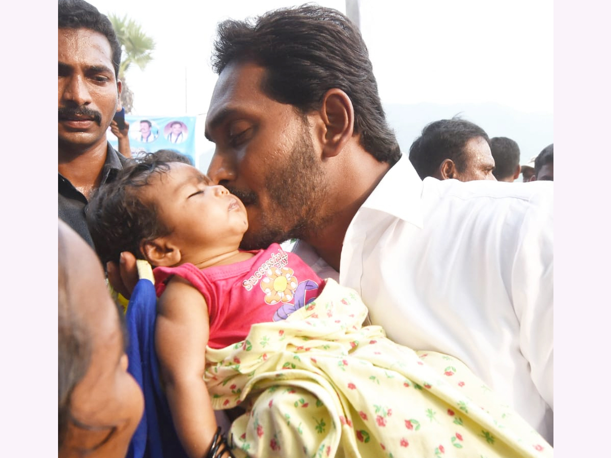 YS Jagan PrajaSankalpaYatra Day 293th Photo Gallery - Sakshi34