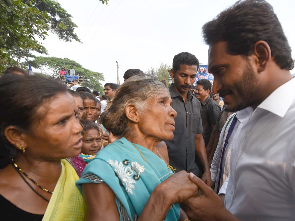 YS Jagan PrajaSankalpaYatra Day 293th Photo Gallery - Sakshi37