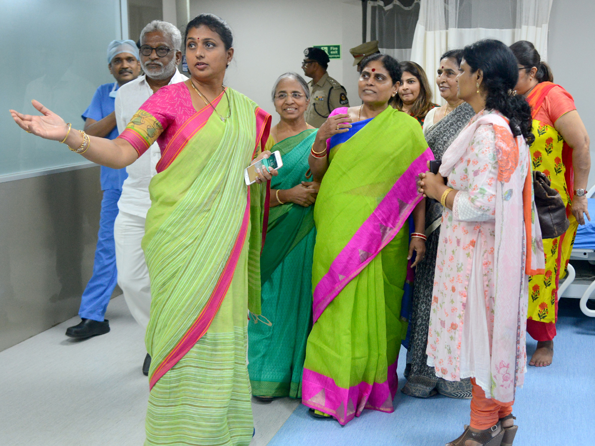 Attack On YS Jagan Mohan Reddy At Visakhapatnam Airport Photo Gallery - Sakshi20