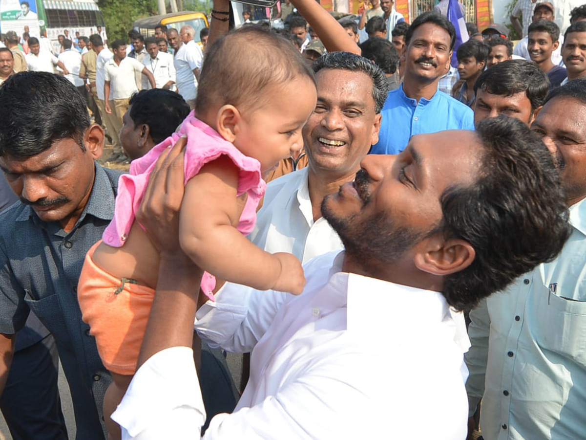 YS jagan padayatra photo gallery - Sakshi12