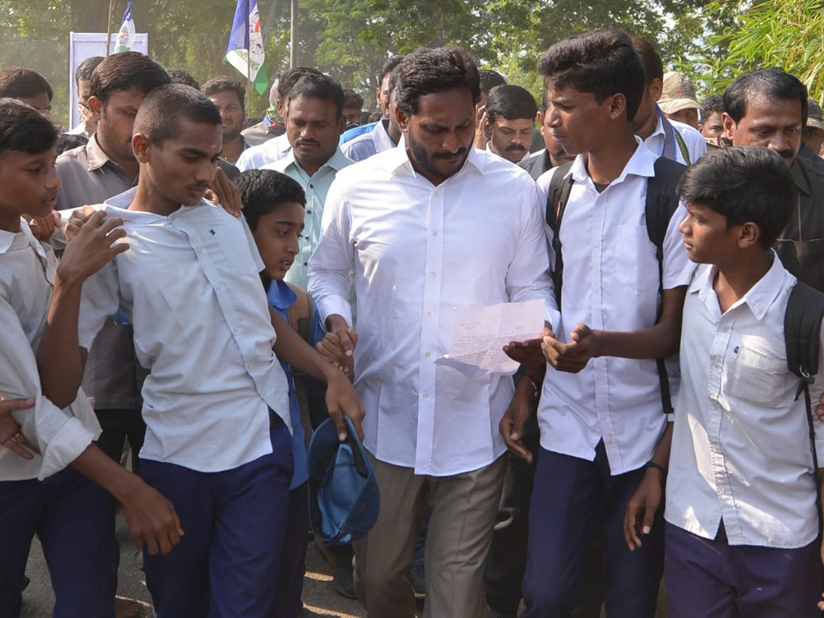 YS jagan padayatra photo gallery - Sakshi14