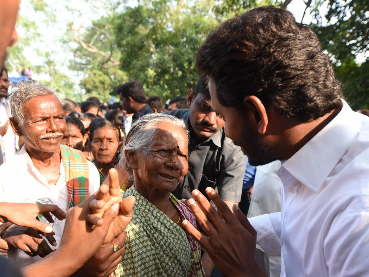 YS jagan padayatra photo gallery - Sakshi25