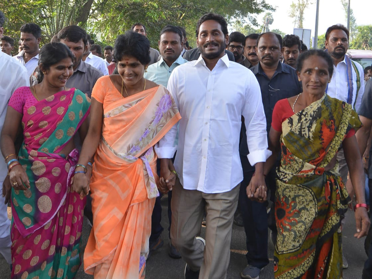 YS jagan padayatra photo gallery - Sakshi9