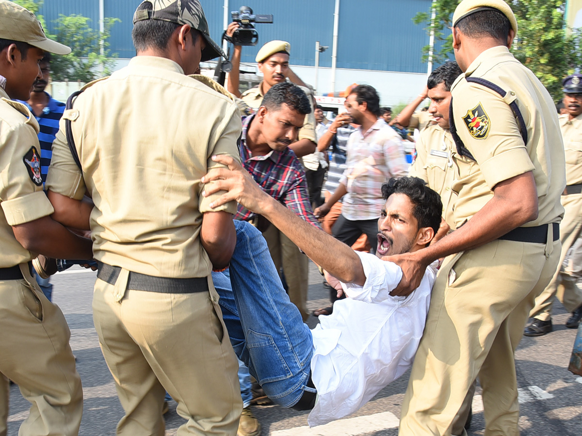 Ysrcp Supporters Protests in Telugu States Photo Gallery - Sakshi32