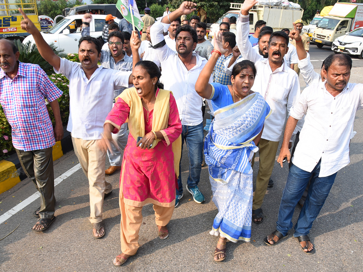 Ysrcp Supporters Protests in Telugu States Photo Gallery - Sakshi36