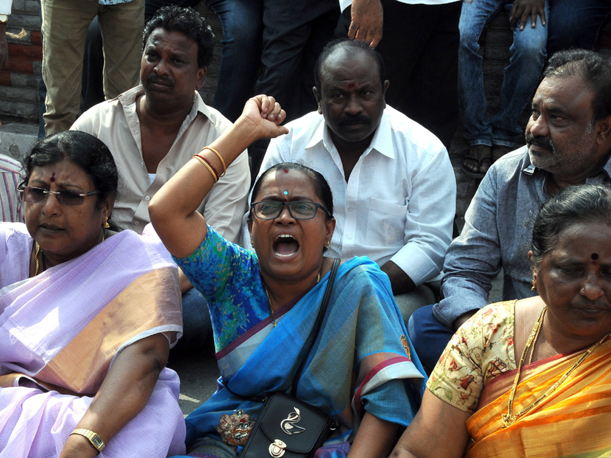 Ysrcp Supporters Protests in Telugu States Photo Gallery - Sakshi7