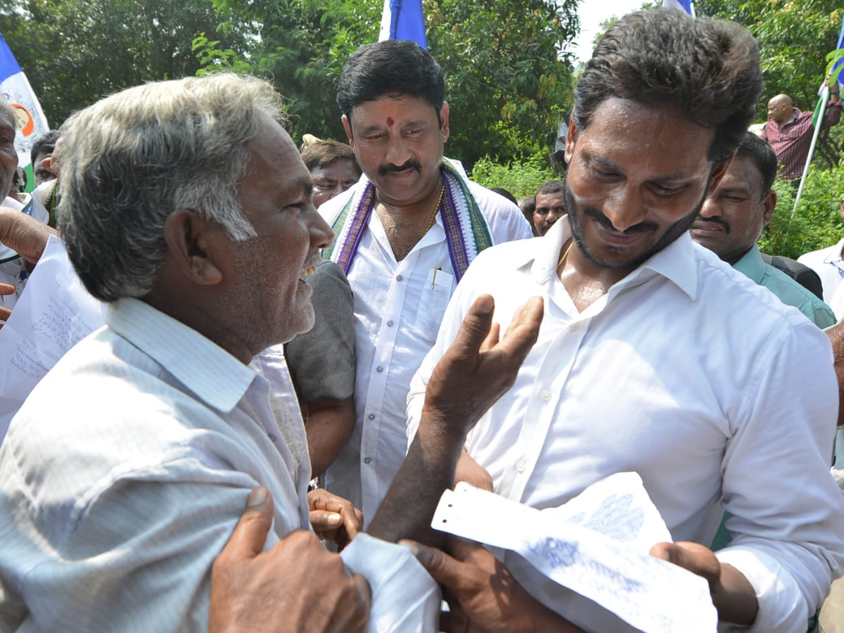 YS jagan padayatra photo gallery - Sakshi13