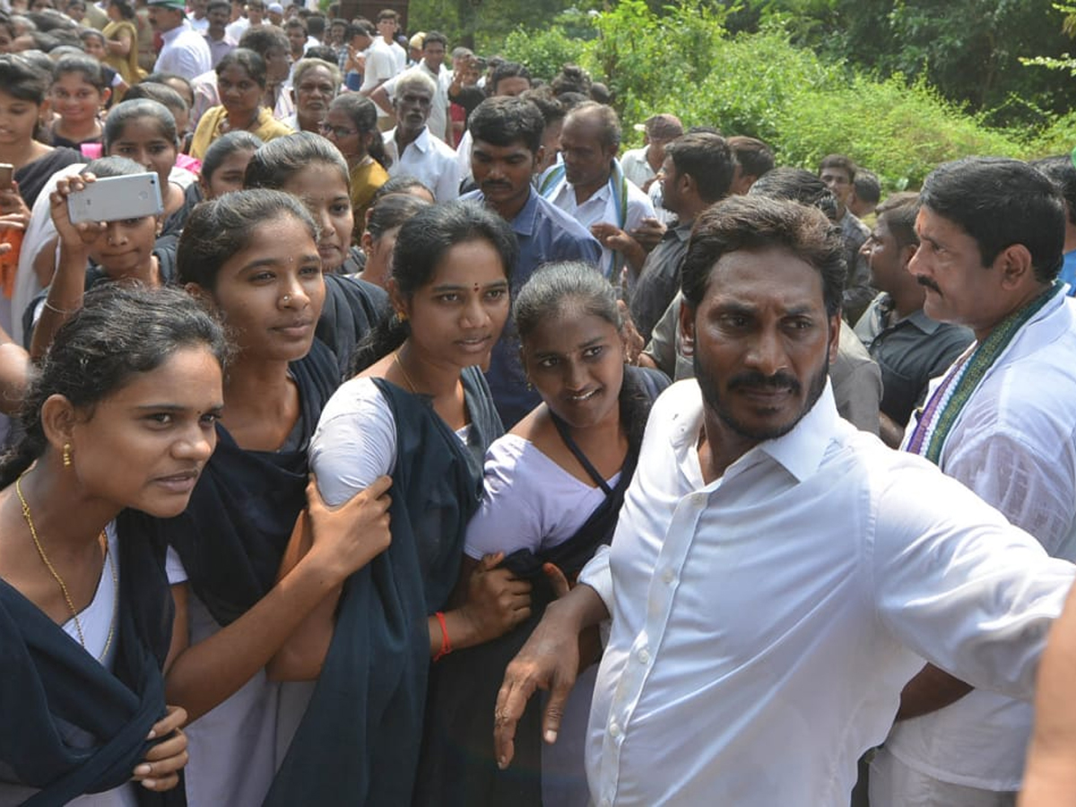 YS jagan padayatra photo gallery - Sakshi16