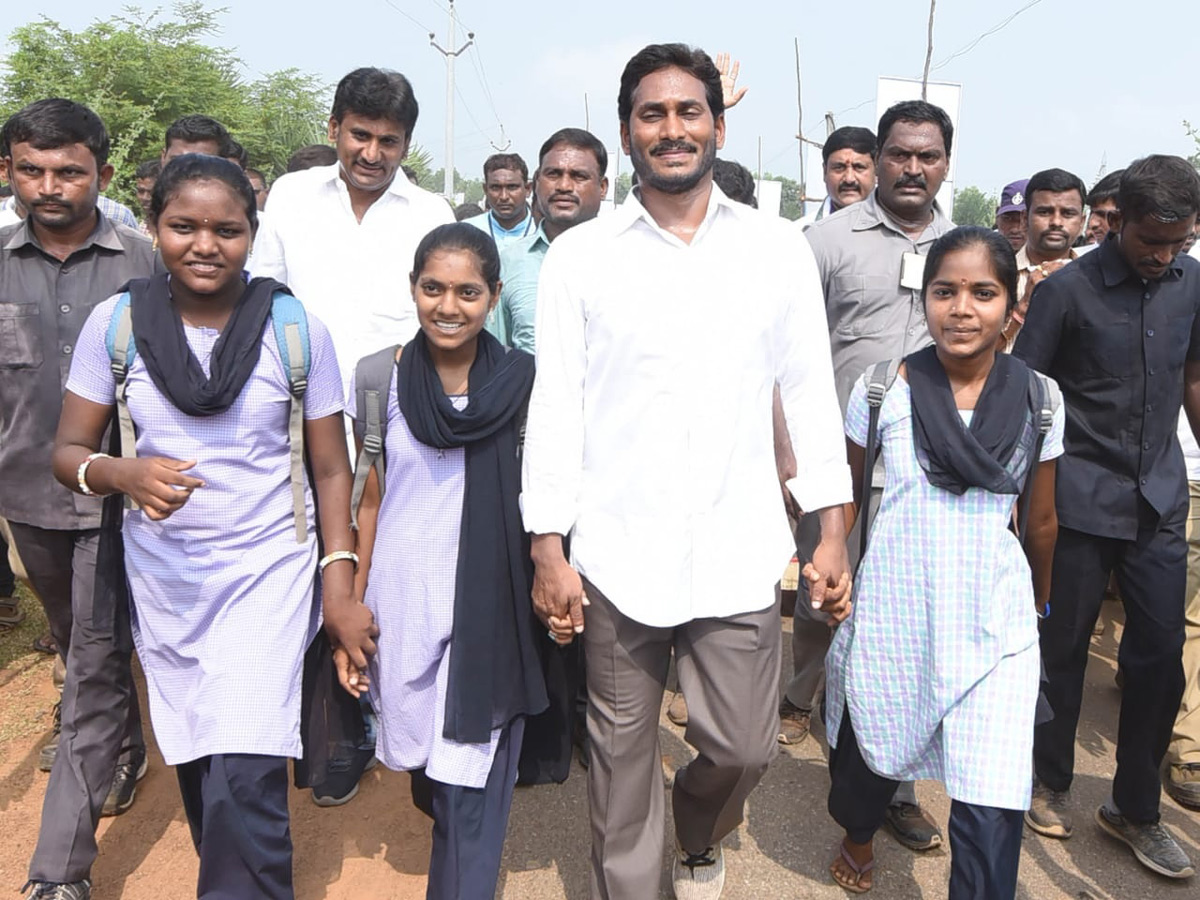 YS jagan padayatra photo gallery - Sakshi2