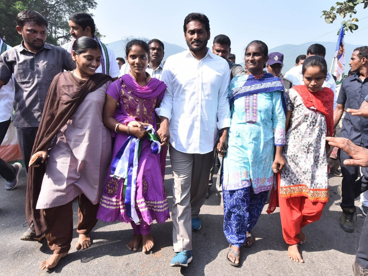 YS jagan padayatra photo gallery - Sakshi2