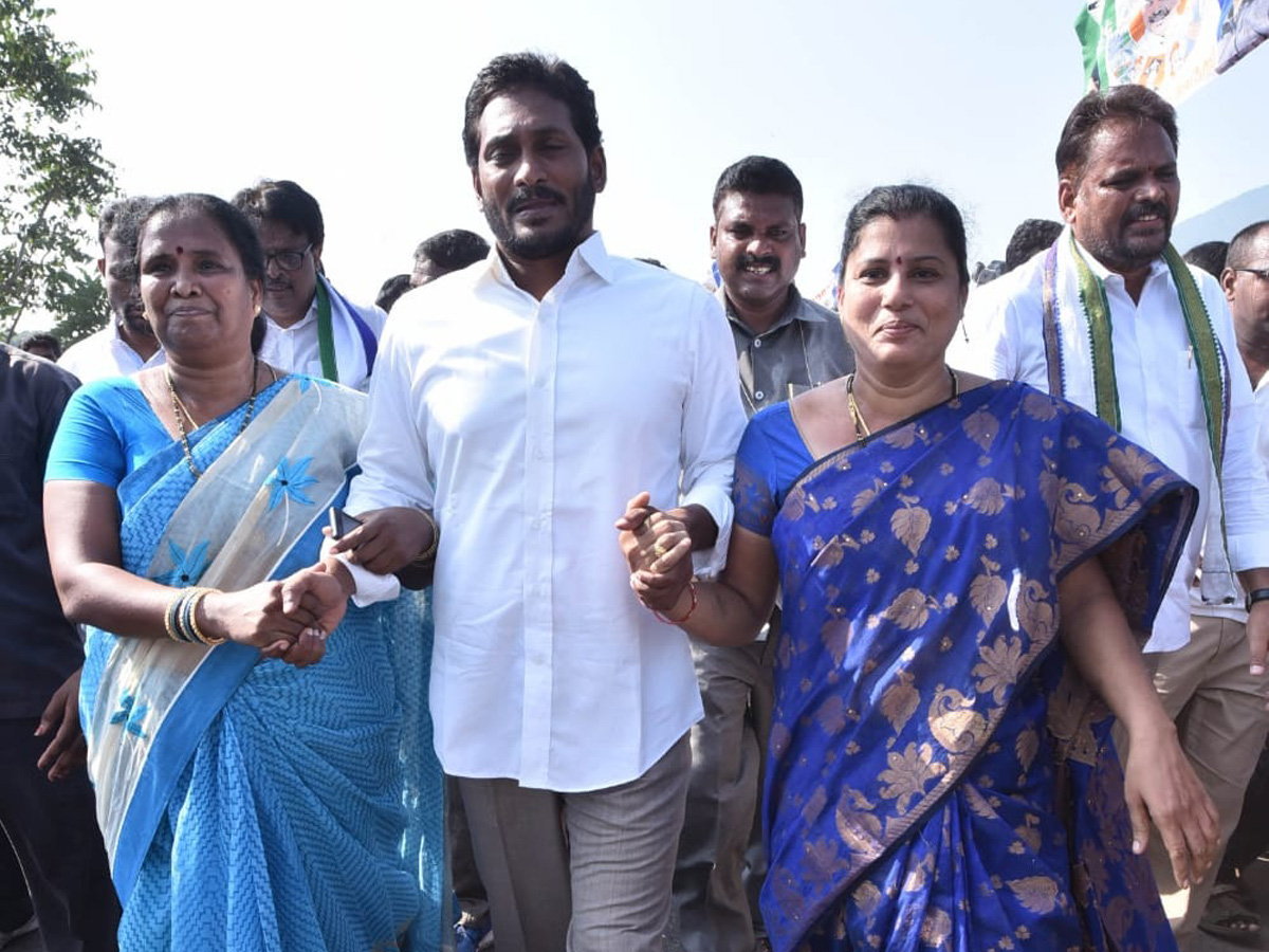 YS jagan padayatra photo gallery - Sakshi10