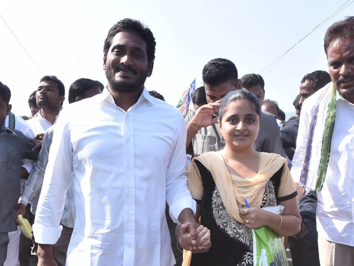 YS jagan padayatra photo gallery - Sakshi12