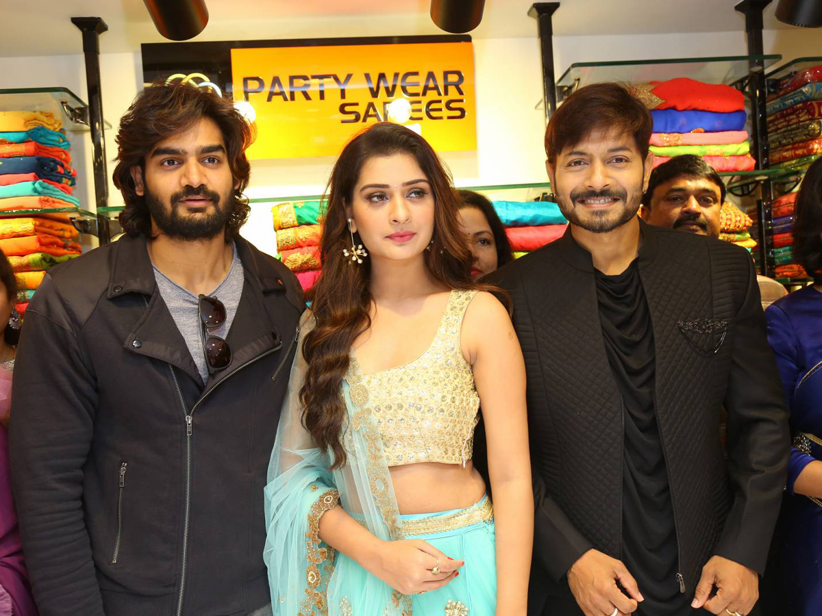 Bigg Boss Telugu 2 winner Kaushal launch KLM Shopping Mall launch  - Sakshi1