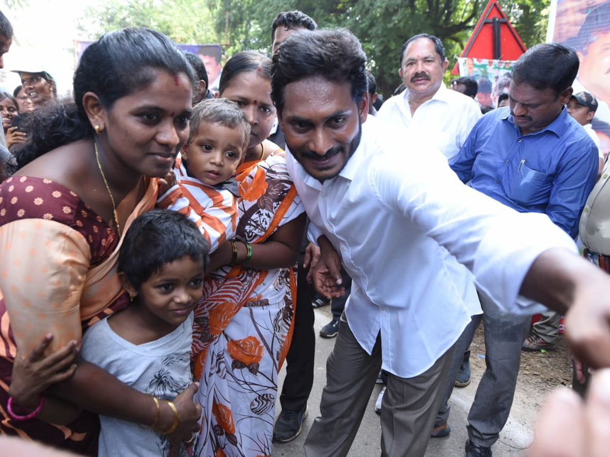 YS jagan padayatra photo gallery - Sakshi4