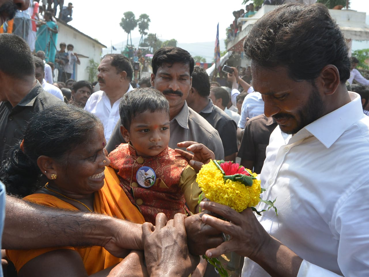 YS jagan padayatra photo gallery - Sakshi13