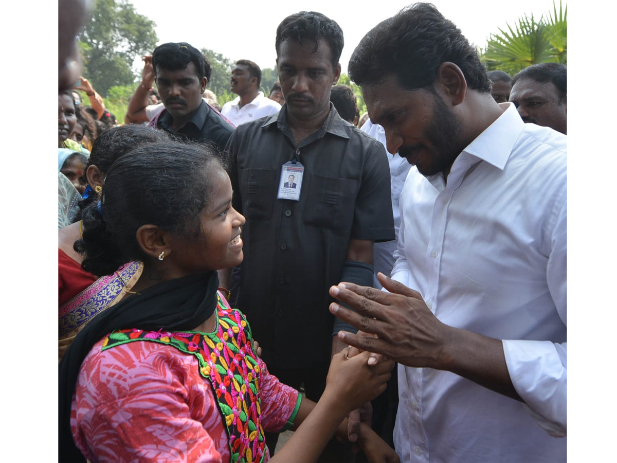 YS jagan padayatra photo gallery - Sakshi16