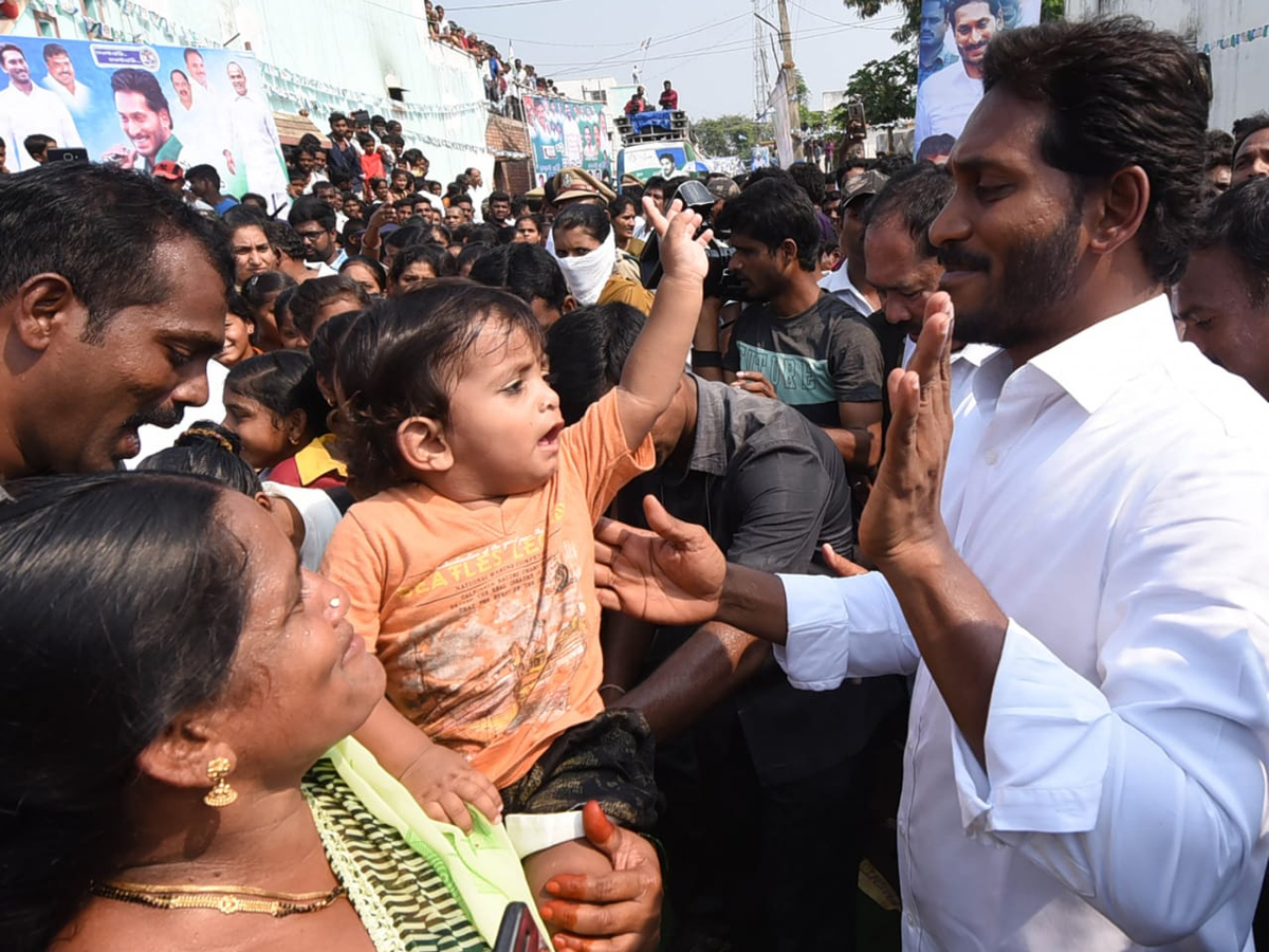 YS Jagan PrajaSankalpaYatra Day 280th Photo Gallery - Sakshi2