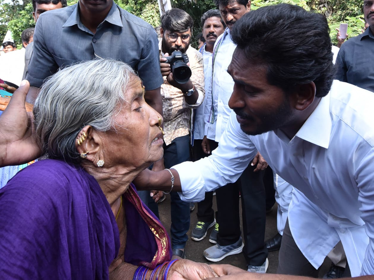 YS Jagan PrajaSankalpaYatra Day 281 Photo Gallery - Sakshi10