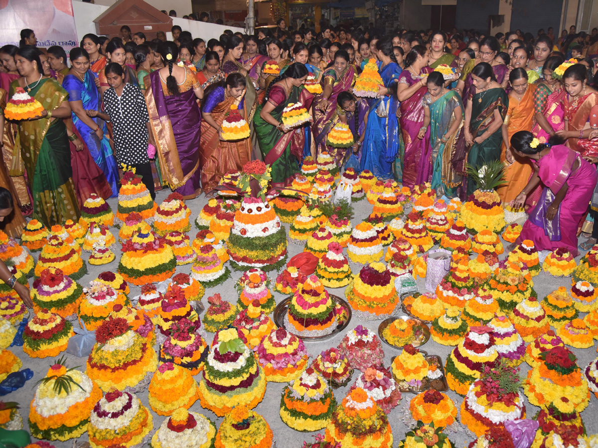 Bathukamma Festival Celebrations In Kukatpally Photo Gallery - Sakshi3