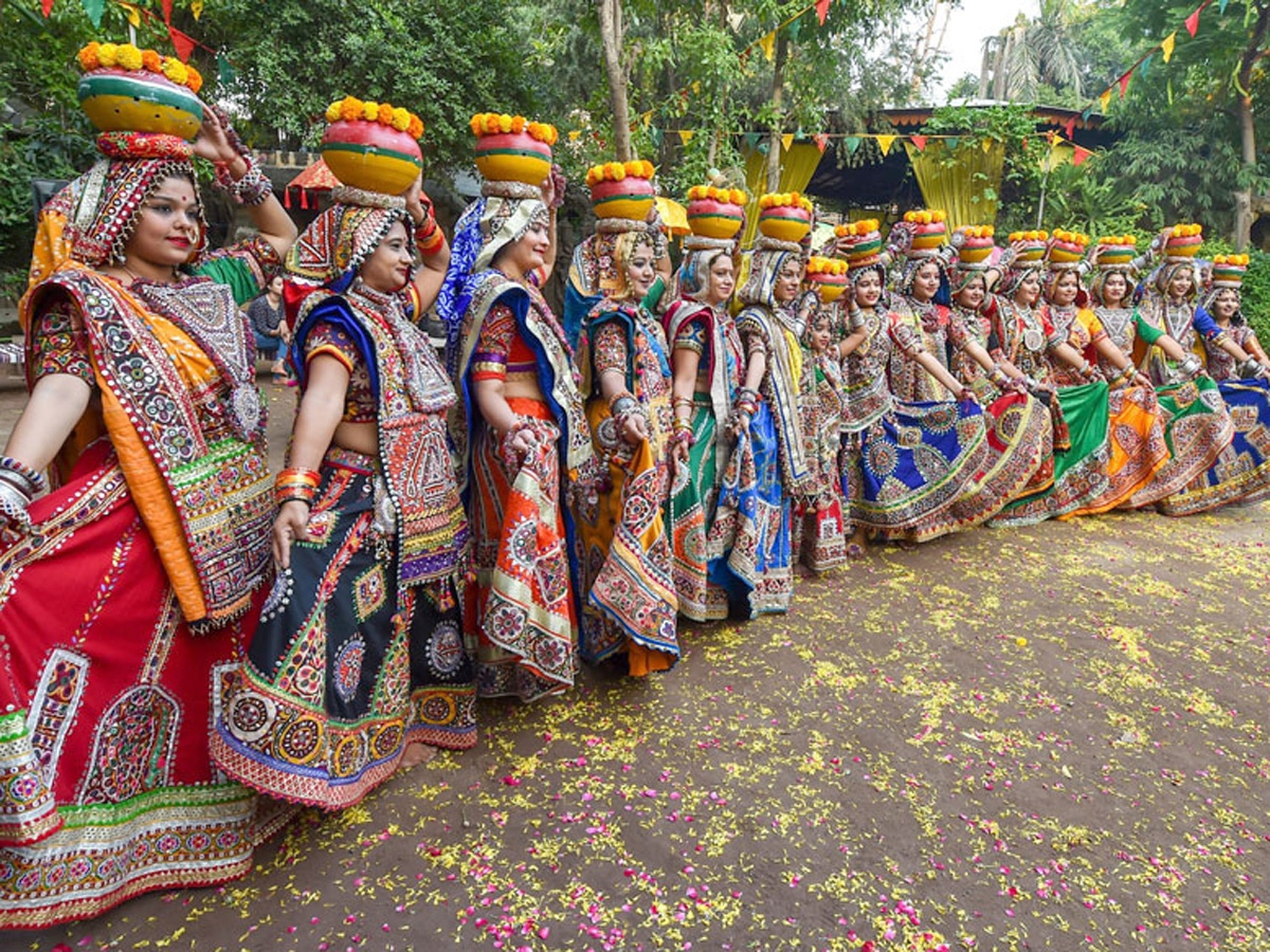 Navaratri 2018: People Gear Up to Celebrate Durga Puja Festival - Sakshi14