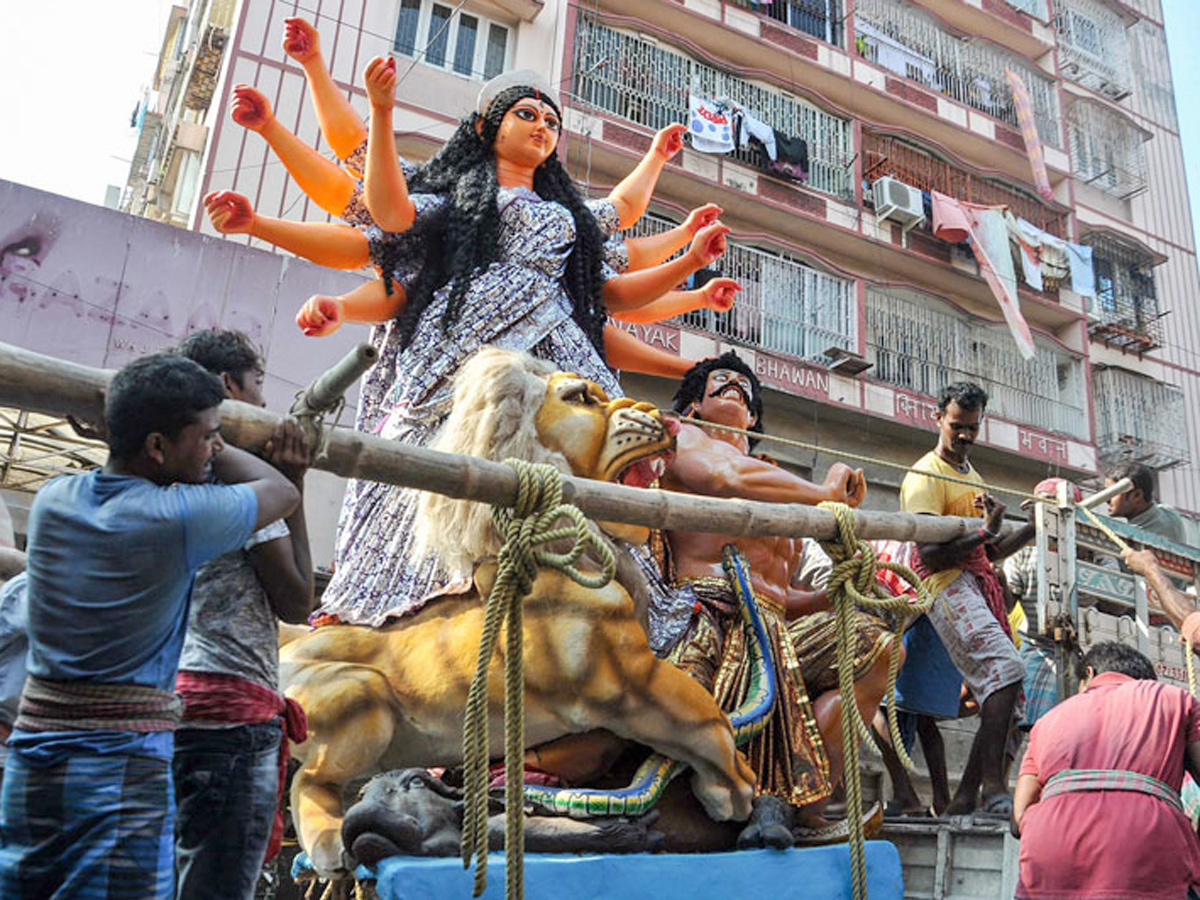 Navaratri 2018: People Gear Up to Celebrate Durga Puja Festival - Sakshi16