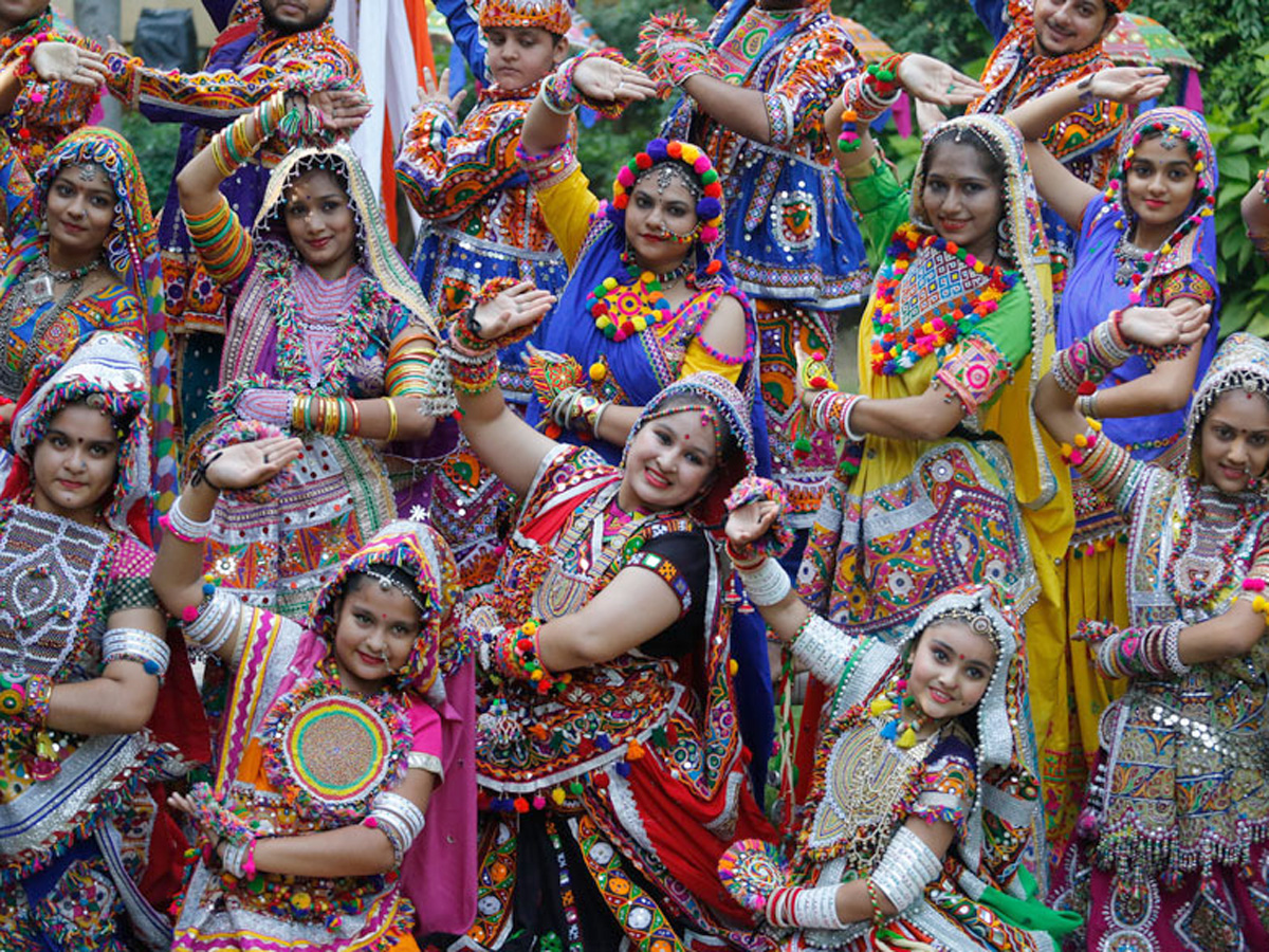 Navaratri 2018: People Gear Up to Celebrate Durga Puja Festival - Sakshi17