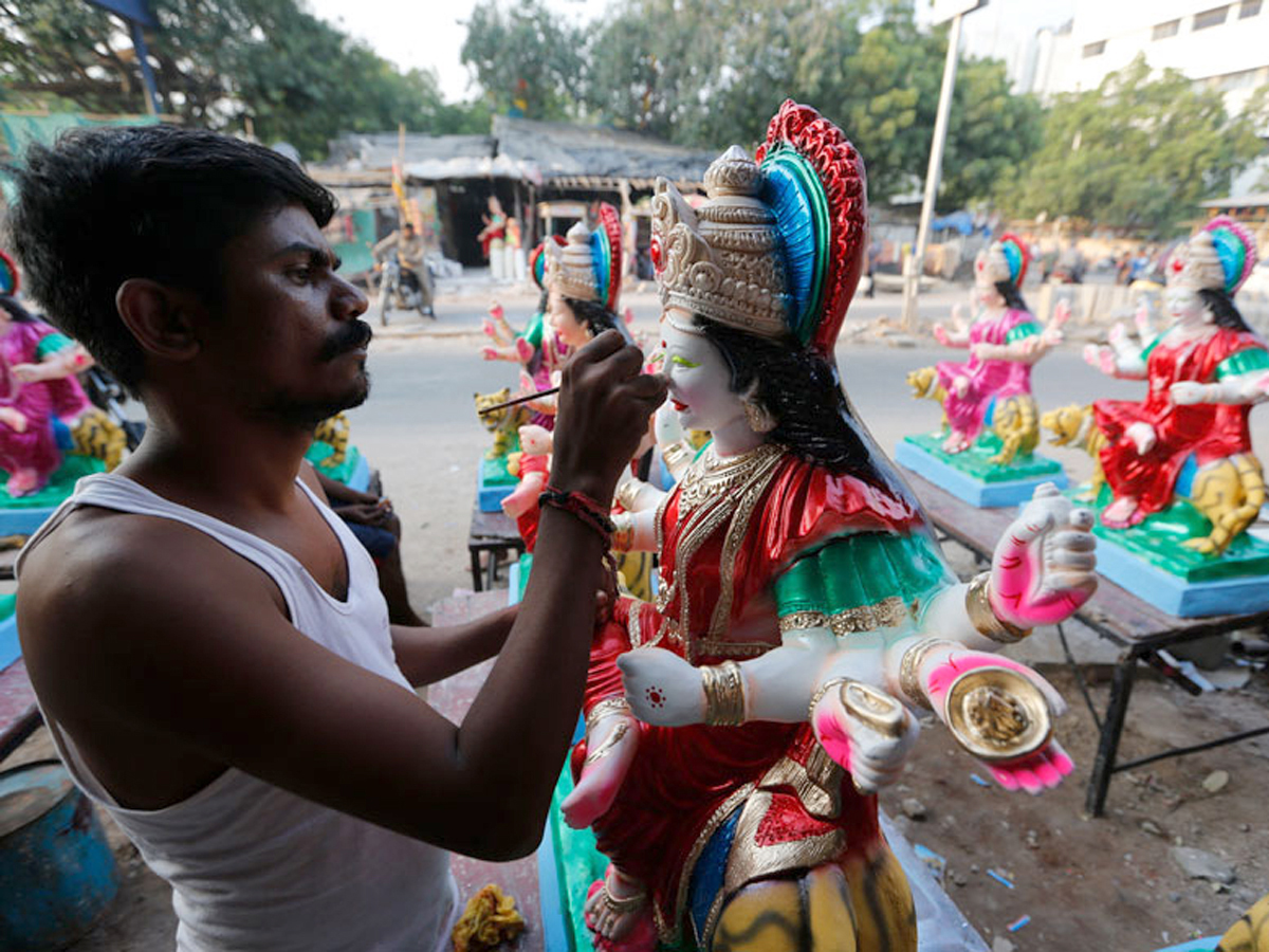 Navaratri 2018: People Gear Up to Celebrate Durga Puja Festival - Sakshi10